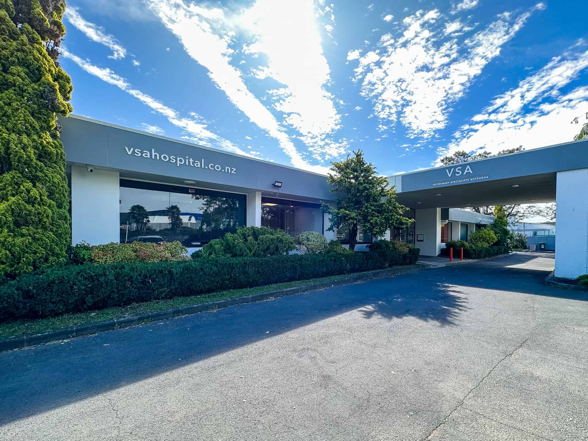 Diverse Careers in a specialist animal hospital Veterinary